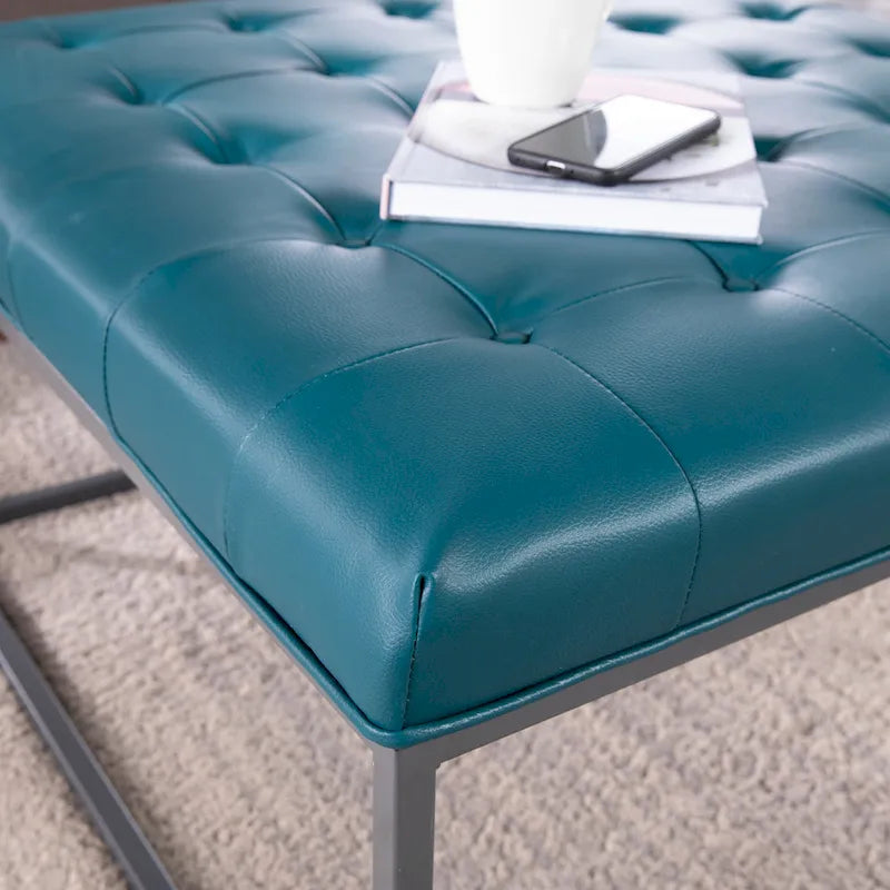 Pouffe capitonné en similicuir
