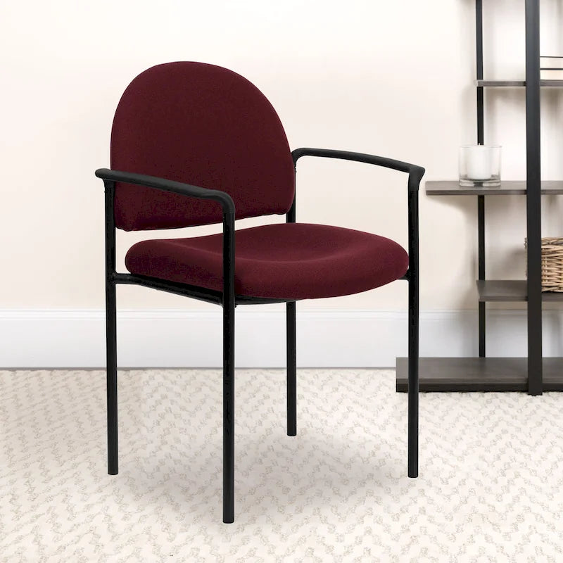 Chaise de réception latérale empilable en acier avec accoudoirs, modèle Confort