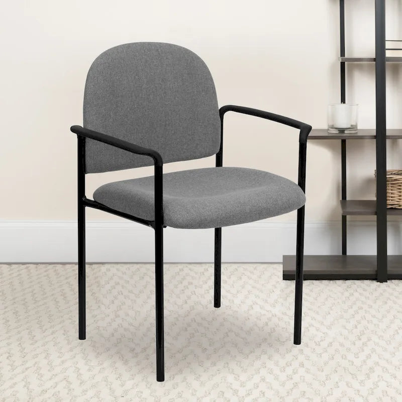 Chaise de réception latérale empilable en acier avec accoudoirs, modèle Confort