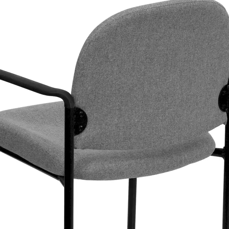 Chaise de réception latérale empilable en acier avec accoudoirs, modèle Confort